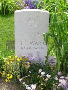 ANCONA WAR CEMETERY - LE FEVRE, R A